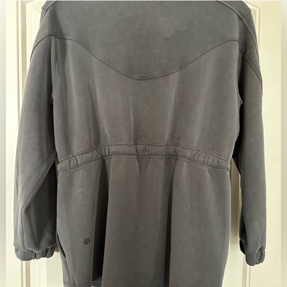 Lululemon Cinch-Waist Softstreme Jacket (Graphite Grey, 8) - Picture 3 of 10